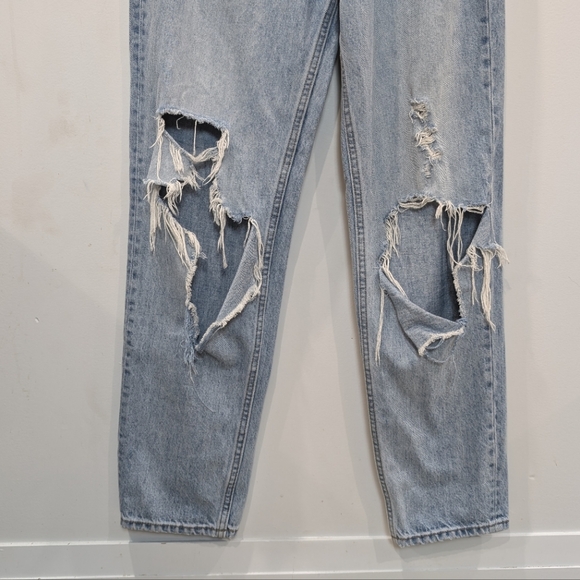 DENIM FORUM | Women's Light Wash BF High Rise Loose Straight Leg Distressed Jean - Picture 2 of 5